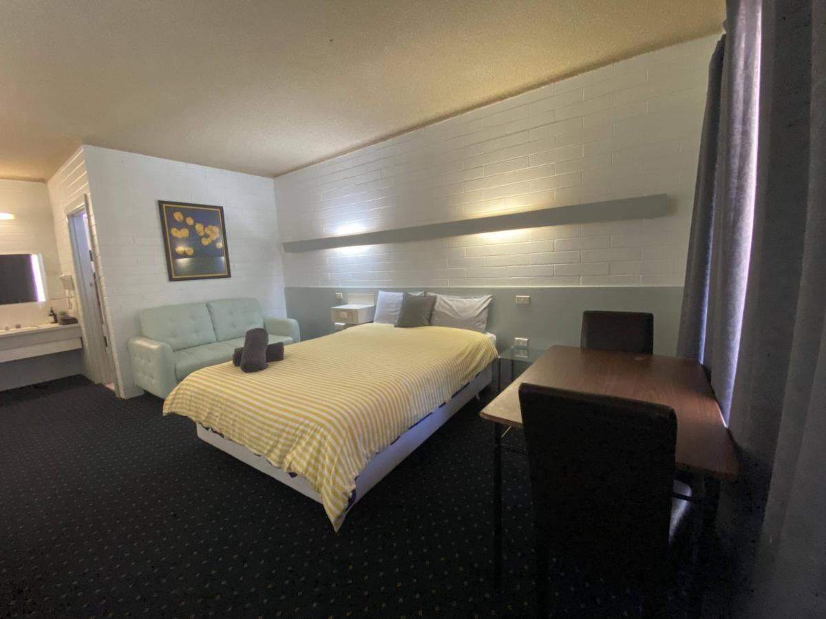 Capri Motel Балраналд Екстериор снимка