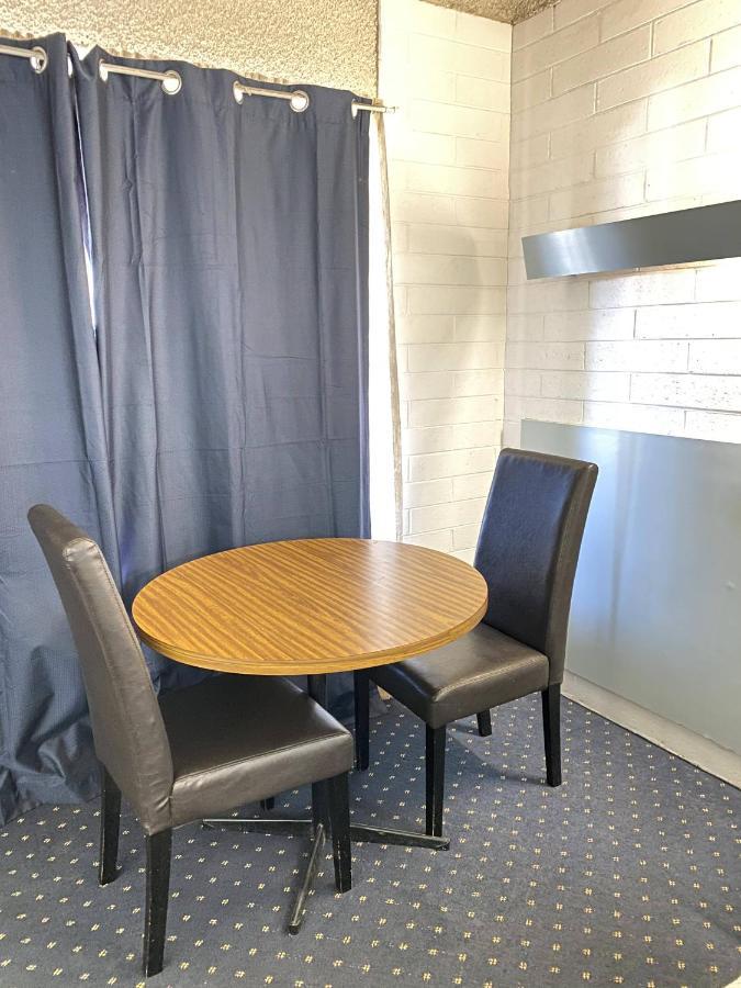 Capri Motel Балраналд Екстериор снимка