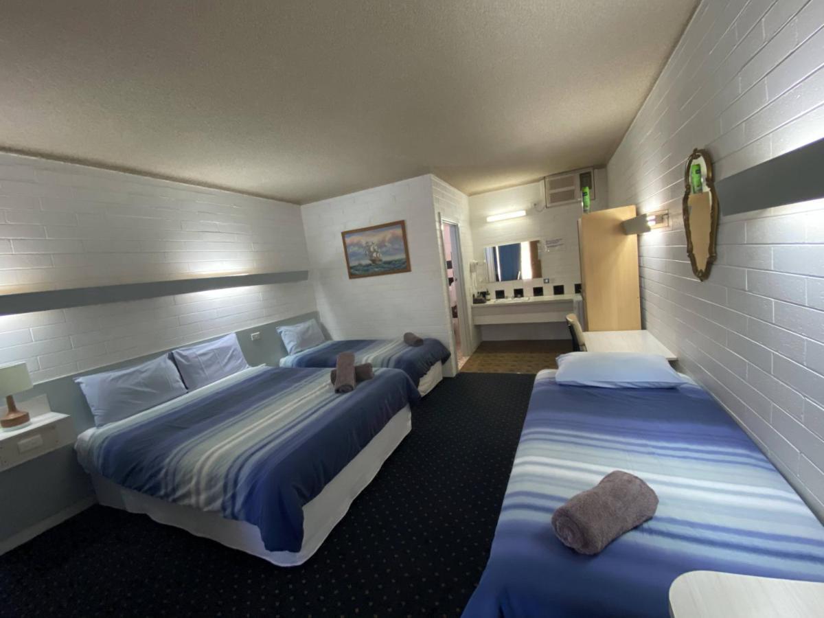 Capri Motel Балраналд Екстериор снимка