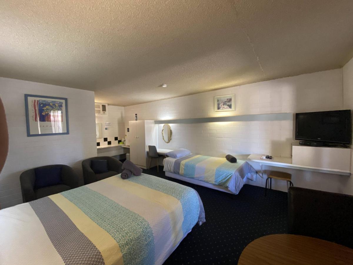 Capri Motel Балраналд Екстериор снимка