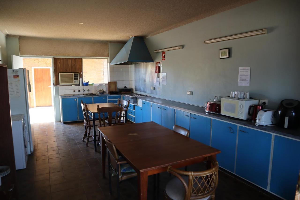 Capri Motel Балраналд Екстериор снимка