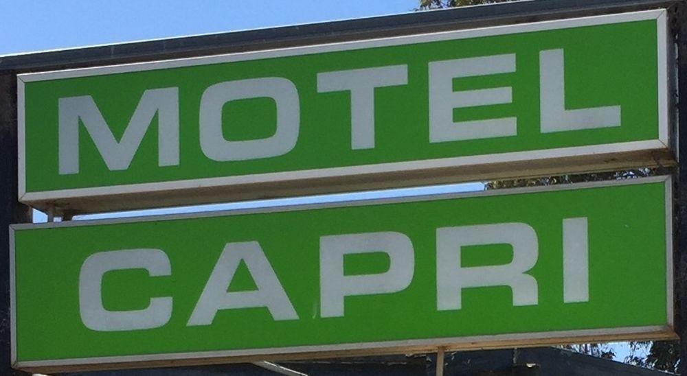 Capri Motel Балраналд Екстериор снимка