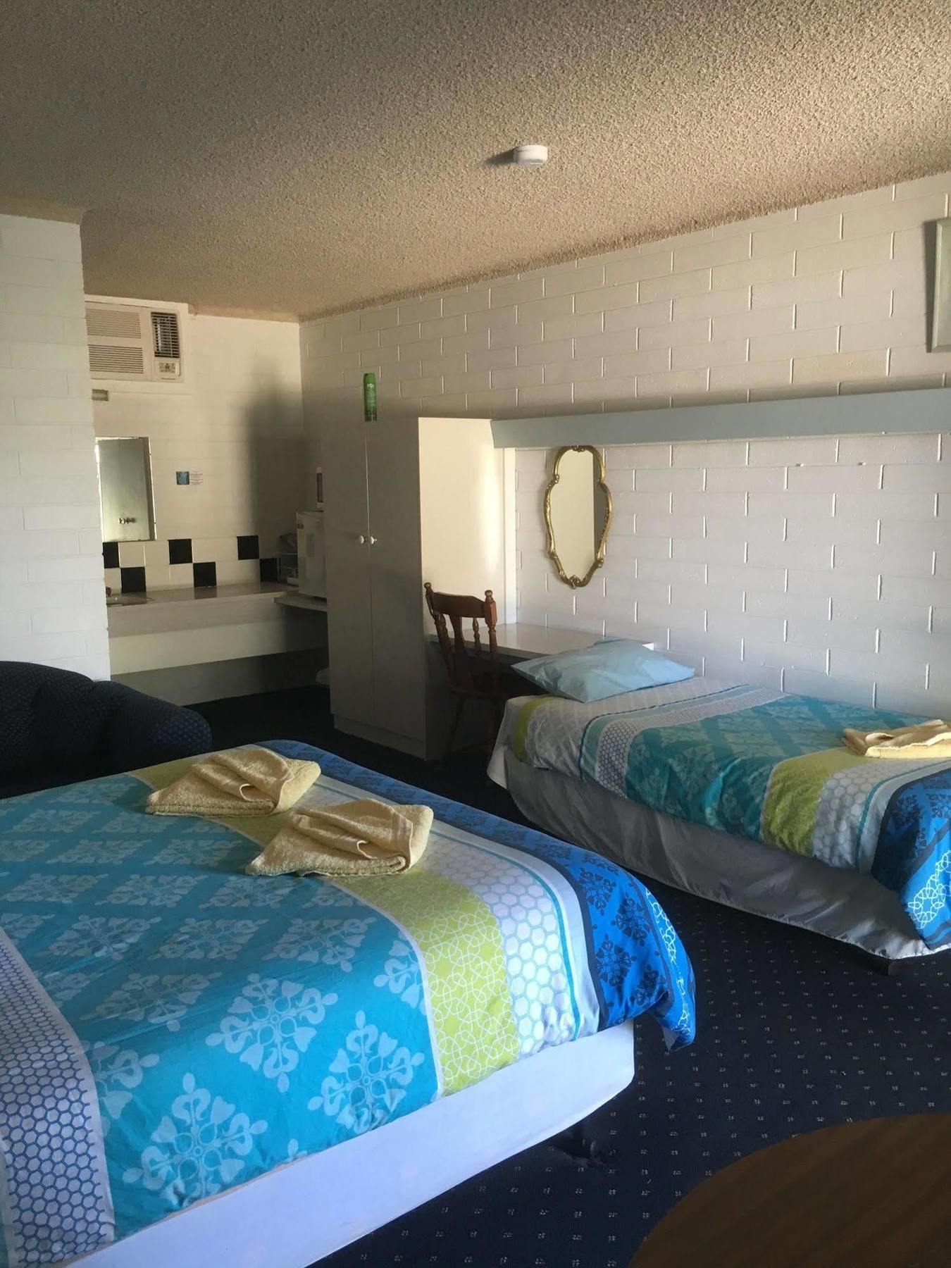 Capri Motel Балраналд Екстериор снимка