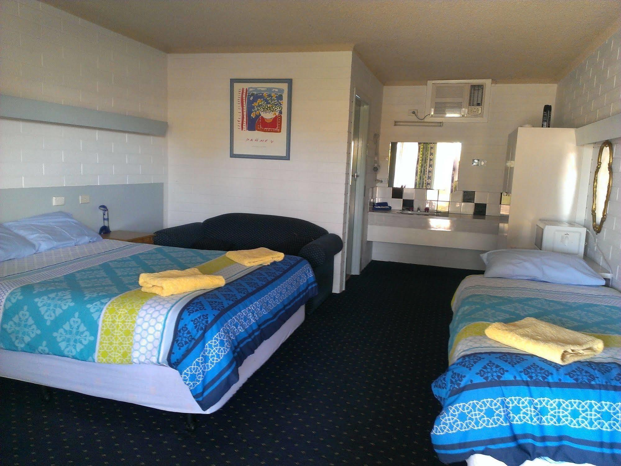 Capri Motel Балраналд Екстериор снимка